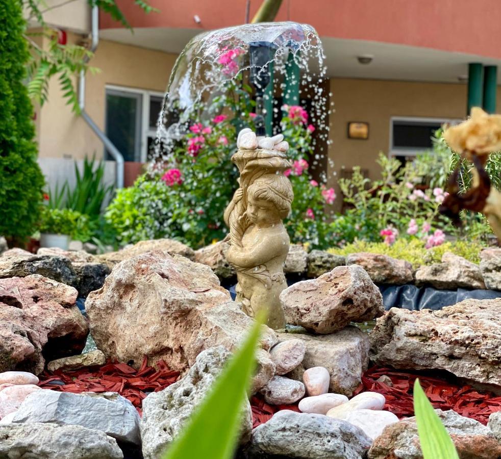 Bed and Breakfast Vamabel House Vama Veche Exterior foto